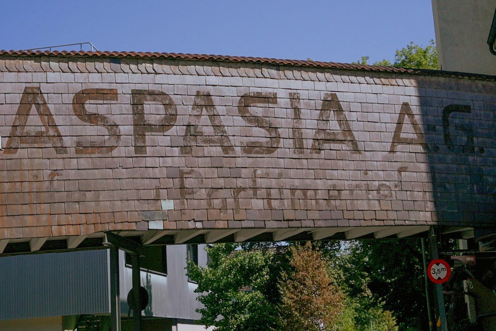 Der alte Fabrikschriftzug Aspasia AG